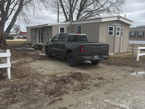 404 Wadena Rd #201, Fayette, IA 52142