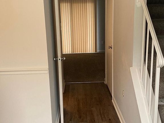 3rd image of 105 Kalmia Ct