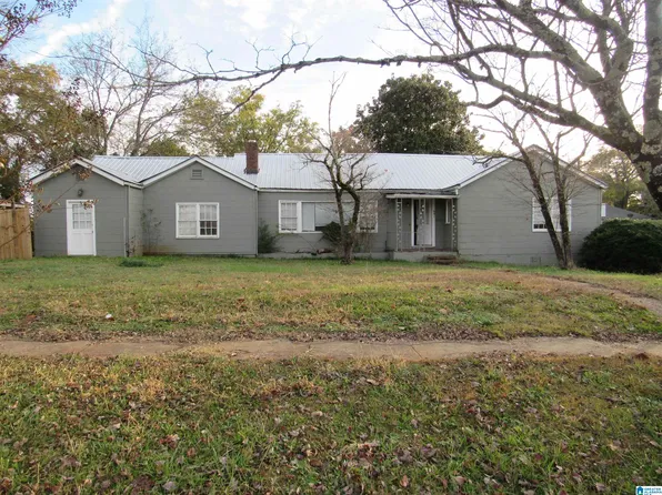 617 Stone Ave, Talladega, AL 35160