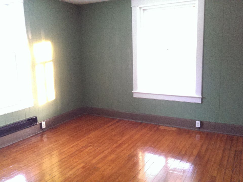 2nd image of 453 W Page St APT A