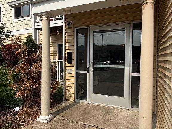 4th image of 500 12th St S #404