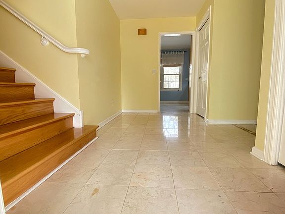 2nd image of 75 Oakwood Ln