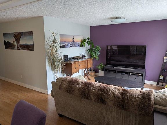 3rd image of 201 Cayer St #1