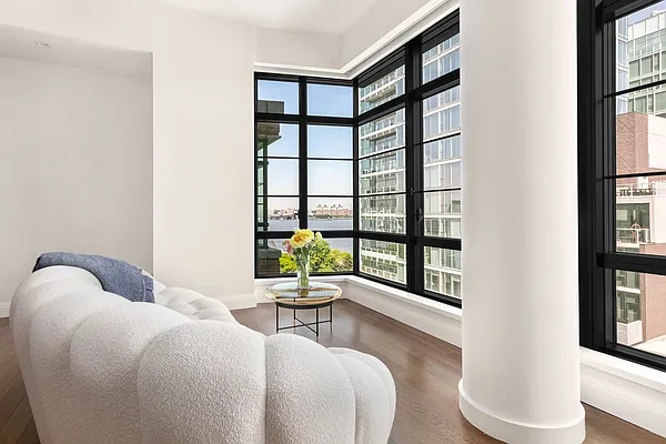 Sold by Compass | media 1