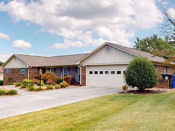3rd image of 1442 John Sevier Dr