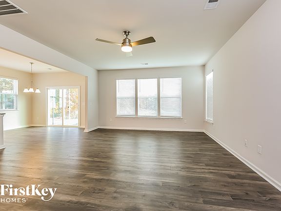 3rd image of 18 Wild Lily Dr