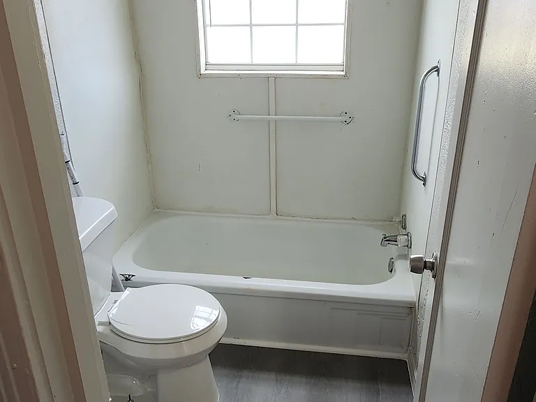 1000 N Lake St #A — Photo 16