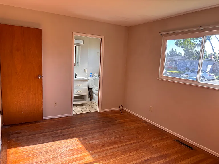 180 Bret Harte Way — Photo 11