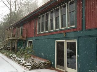 83 N Knapp Ct, Hopewell Junction, NY 12533