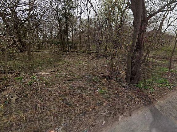 2nd image of 3539 E 9th Ave