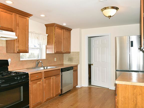 4th image of 266 Atlantic Ave #1