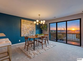 101 N 69th St APT 22, Omaha, NE 68132