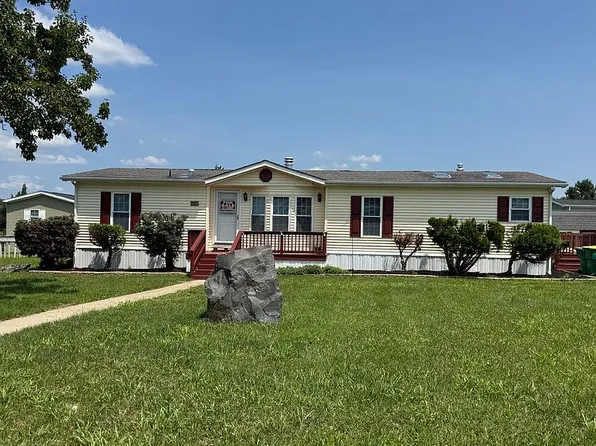911 Laura Lee Cir, Bear, DE 19701