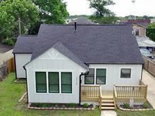 2228 Centennial St #A, Liberty, TX 77575