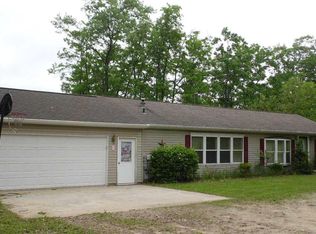 1184 Carlisle Dr, Rose City, MI 48654