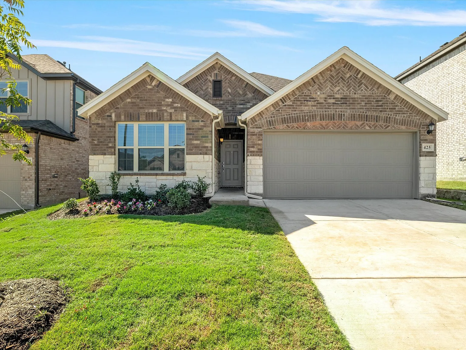 3 bed, 1764 sqft, $2,095 — Photo 1