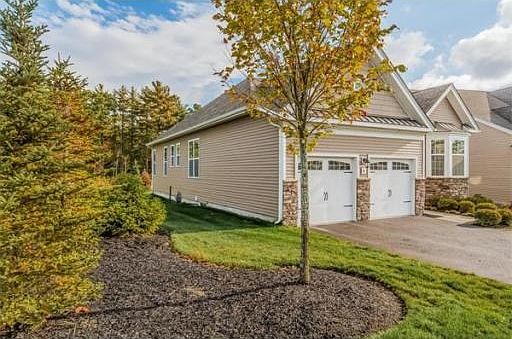 3rd image of 4 Sherwood Dr