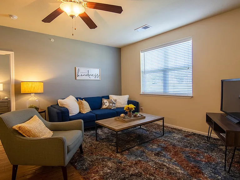 Springs at Bettendorf Apartments — Photo 8
