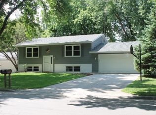 1106 Bradford St SE, Hutchinson, MN 55350