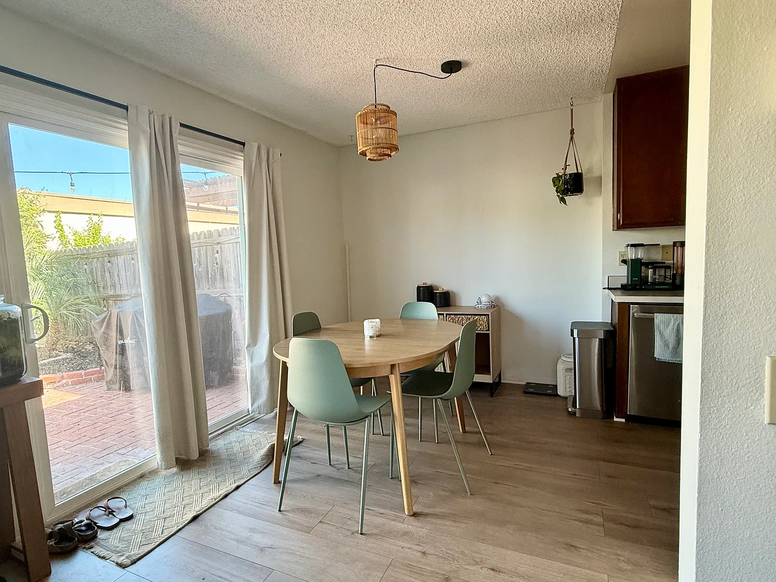 281 W Alton Ave — Photo 4