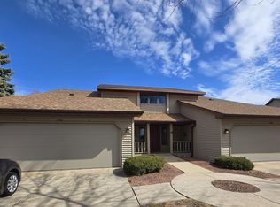 2381 Cedar Rdg APT D, Green Bay, WI 54313