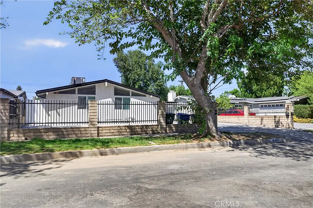 2 bed, 1067 sqft, $3,999 — Photo 4