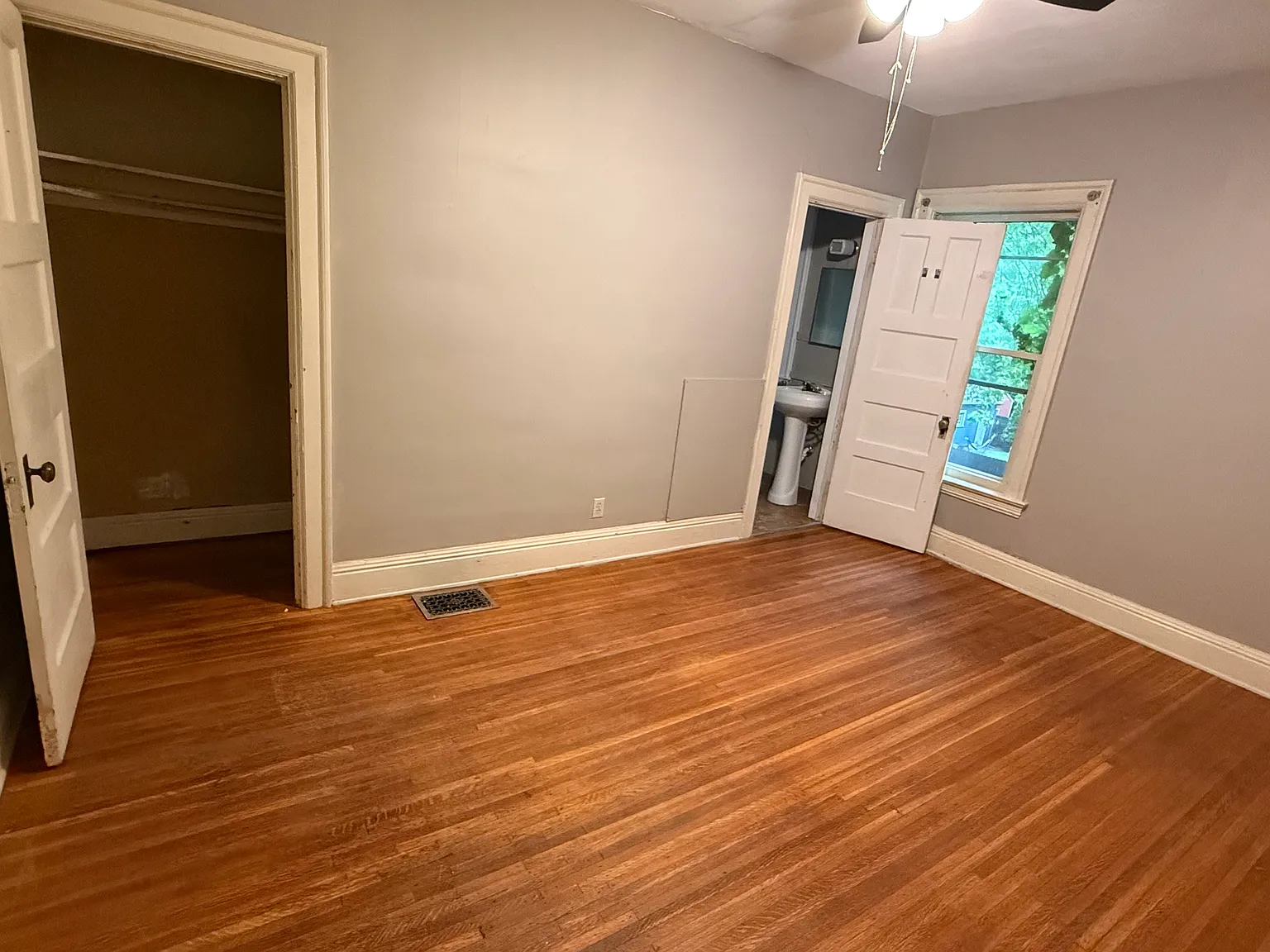 1 bed, 1000 sqft, $900 — Photo 4