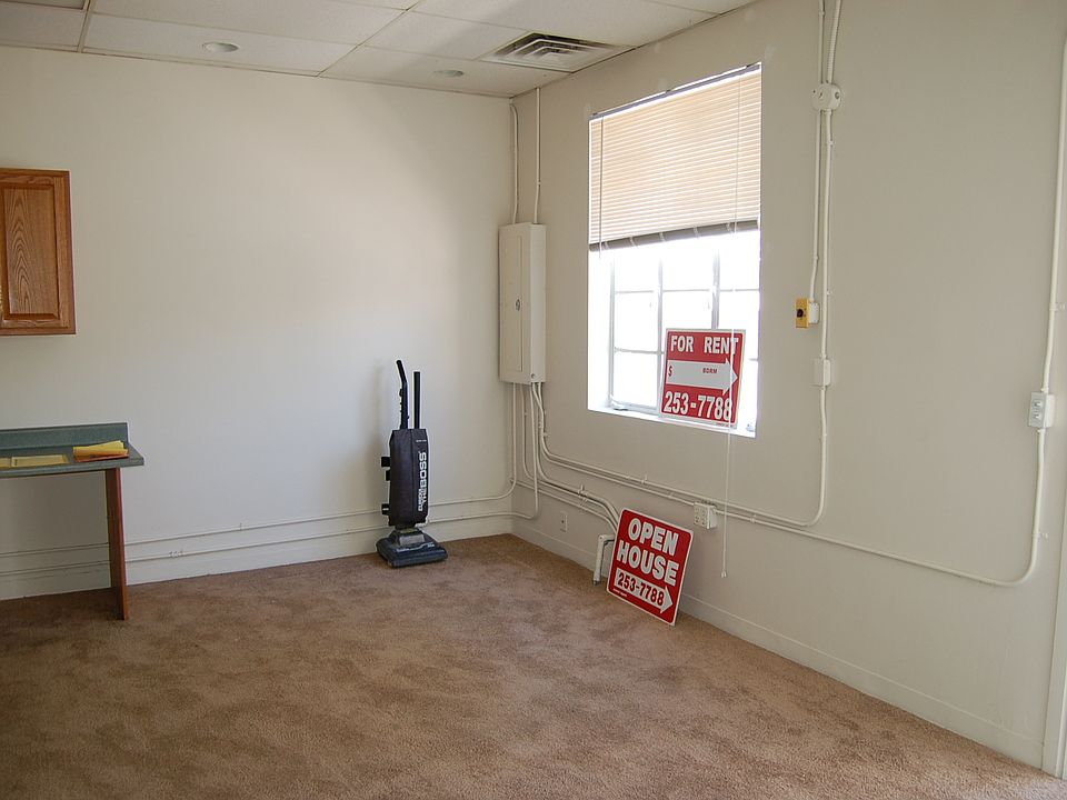 2nd image of 127 E Main St