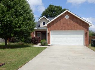 102 Sunnymeade Dr, Warner Robins, GA 31093