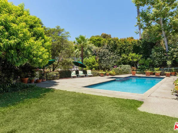 1095 Carolyn Way, Beverly Hills, CA 90210