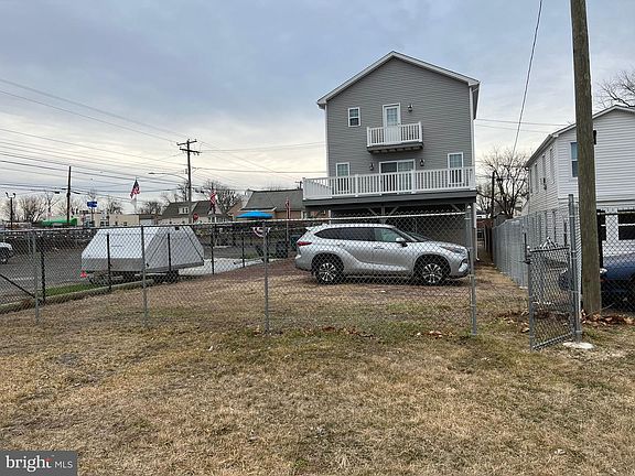 4th image of 802 6th Ave