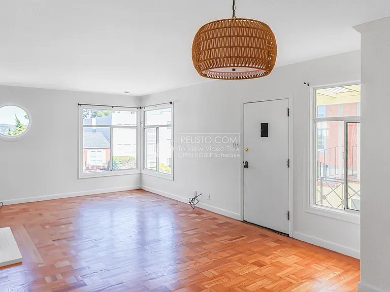 2043 10th Ave — Photo 4