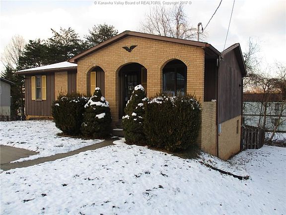 2nd image of 2411 26th Pl