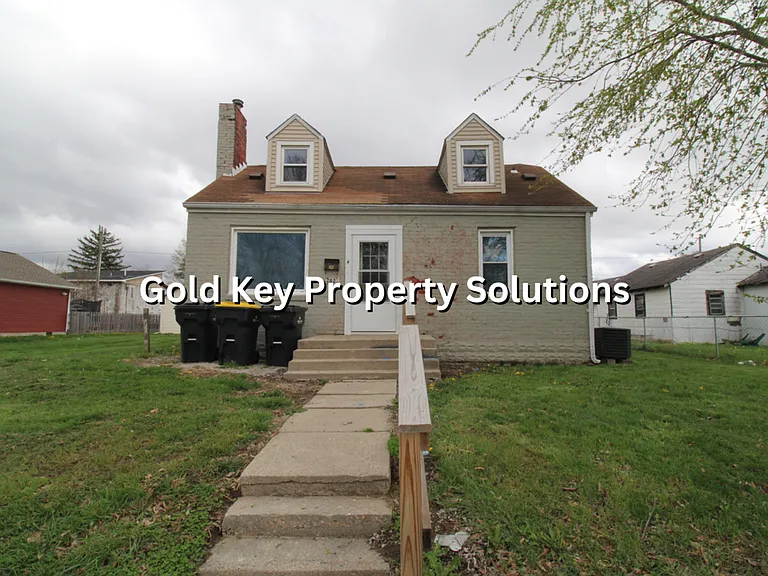 2820 Fairview St Anderson, IN 46016-5055 — Photo 2