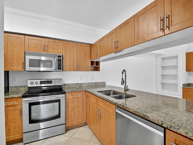 6511 Emerald Dunes Dr #304 — Photo 9