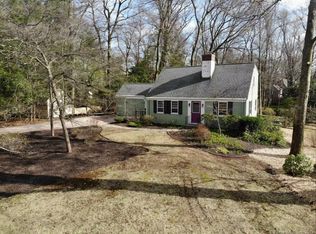 15 Woodpond Rd, West Hartford, CT 06107