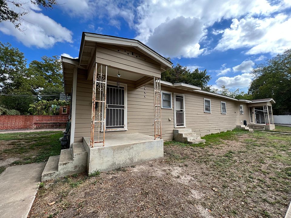 1st image of 142 Vassar Ln APT 1