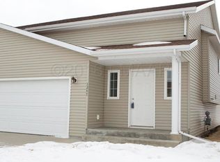 1247 37th Ave S, Moorhead, MN 56560