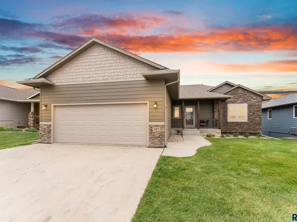 317 S Dockside Cir, Sioux Falls, SD 57107