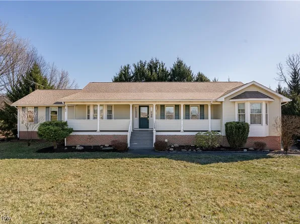 10166 Portage St NW, Canal Fulton, OH 44614