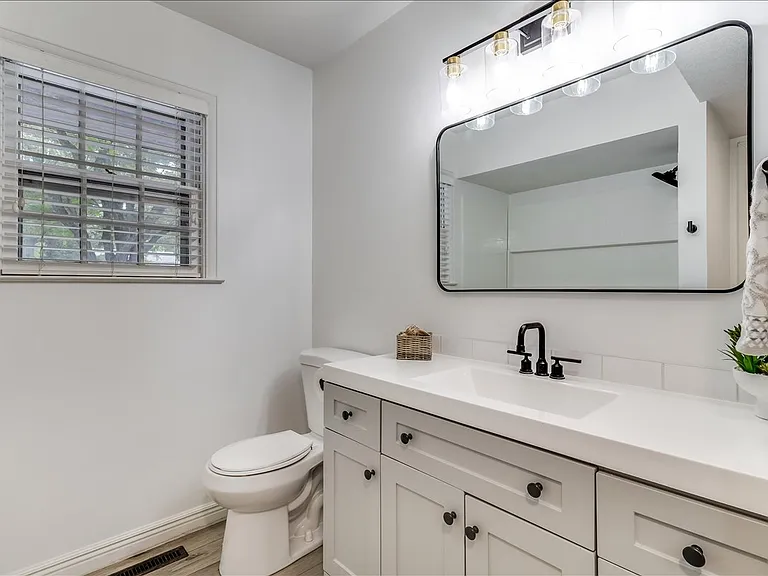 720 N Stratford Ln — Photo 20