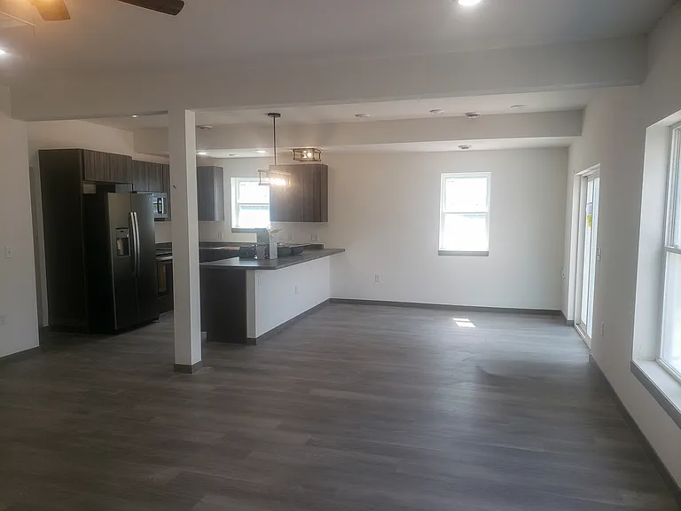 1218 Salem Dr — Photo 5