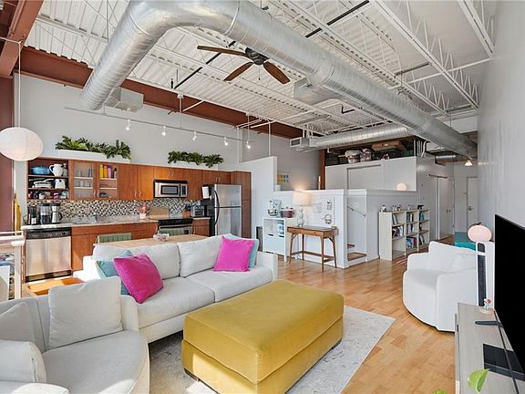 3rd image of 221 Market St Unit 548