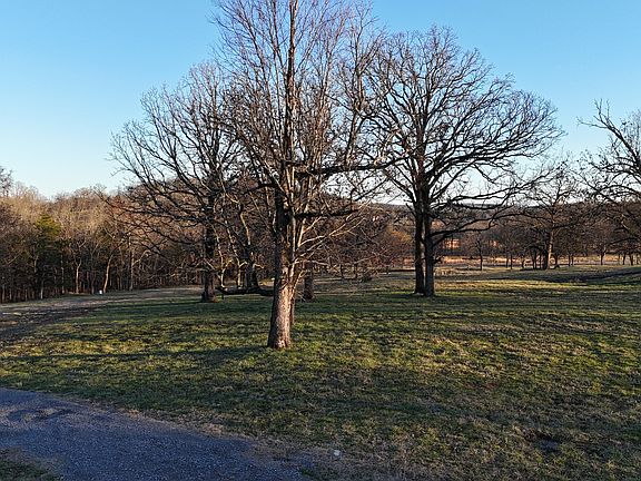 2nd image of 4887 Vincion Rd