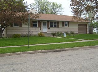 1105 S Point Dr, Sioux Falls, SD 57103