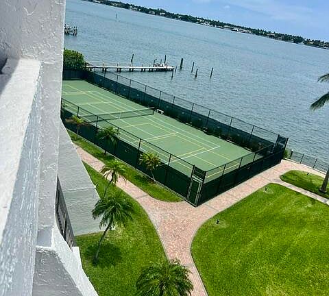 3rd image of 5200 N Flagler Drive #503
