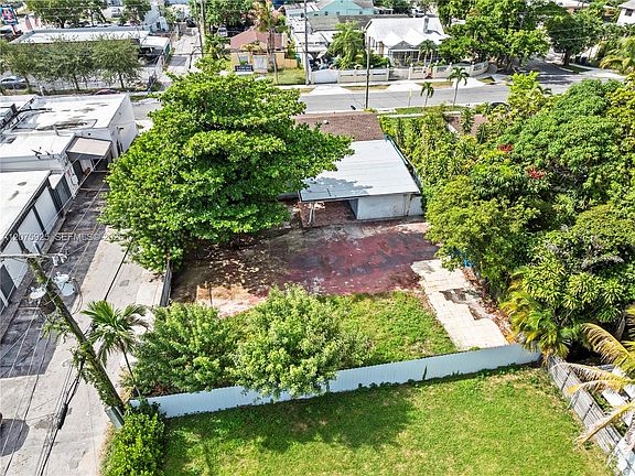 5th image of 2723 NW 3rd St