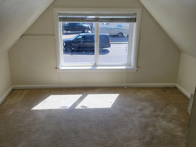 2504 S Montana — Photo 10