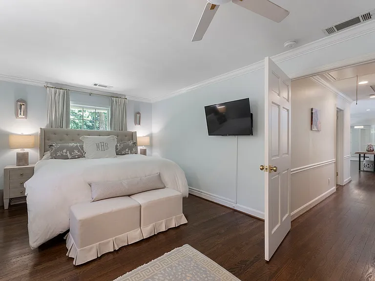 4470 Chatworth Ct NE — Photo 37