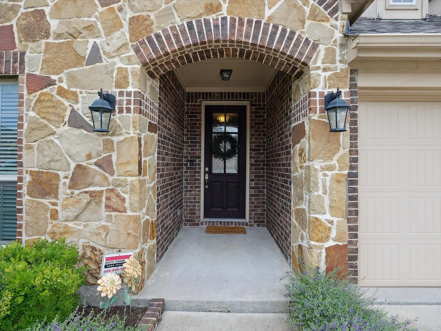 3 bed, 2054 sqft, $2,795 — Photo 3